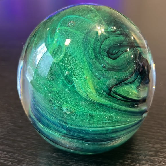 VTG Kerry Ireland Green Glass Swirl Paperweight Blown Art Glass Bubbles Swirls - Picture 2 of 8